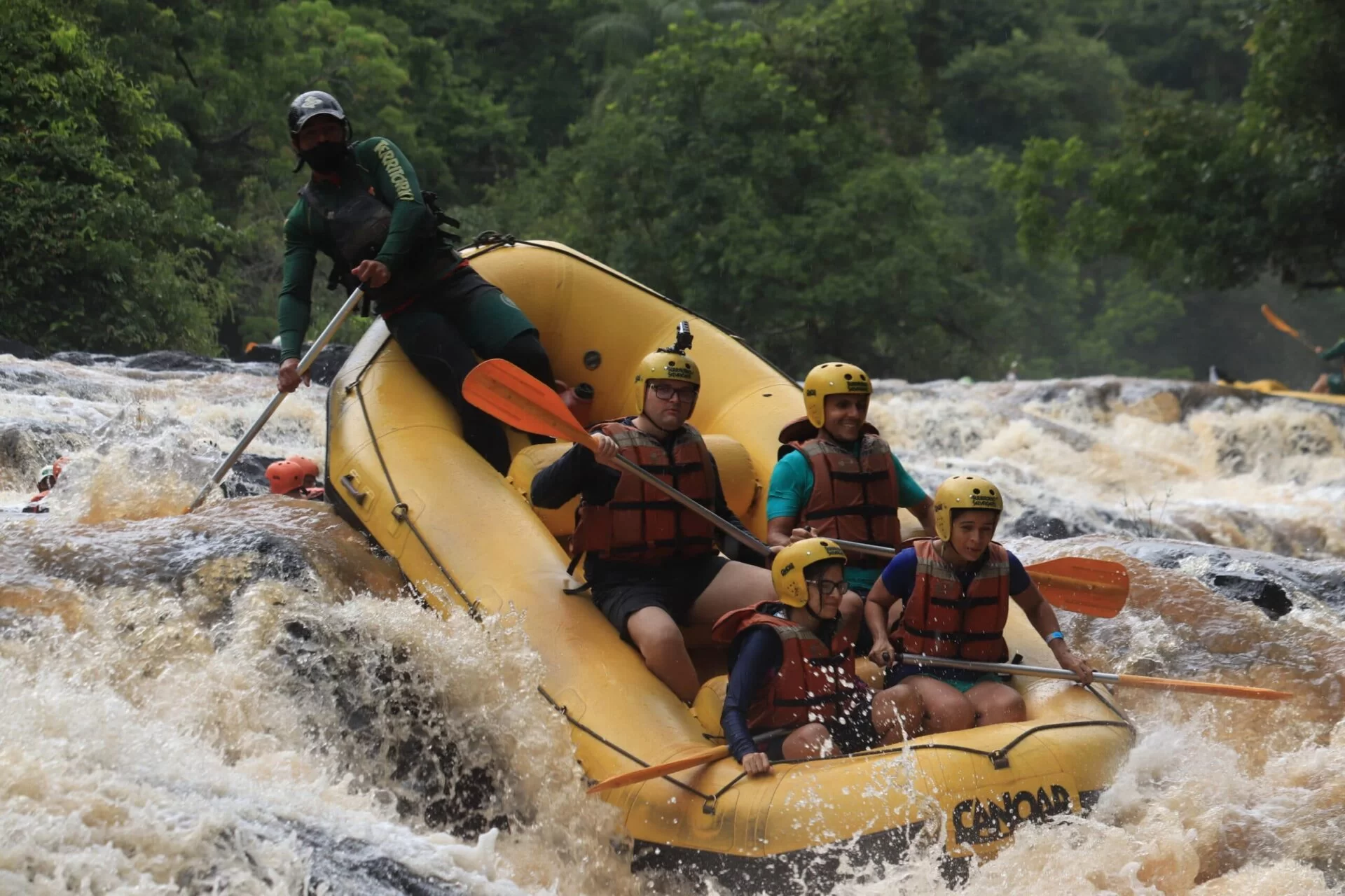 Passeio de Rafting - Experiência Inesquecível em Brotas 2 varias descidas rafting scaled 1
