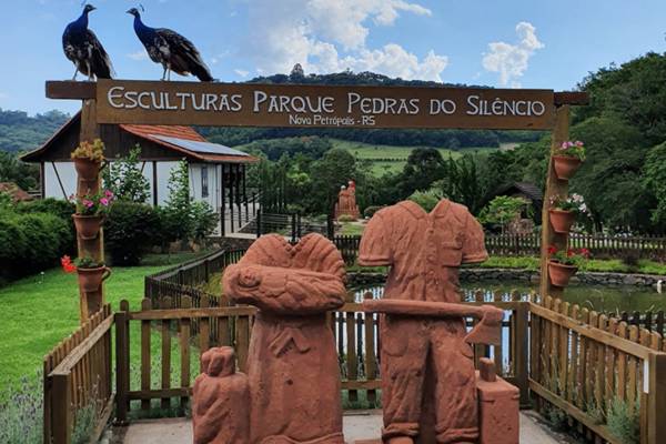 Parque Pedras do Silencio • Rota dos Viajantes