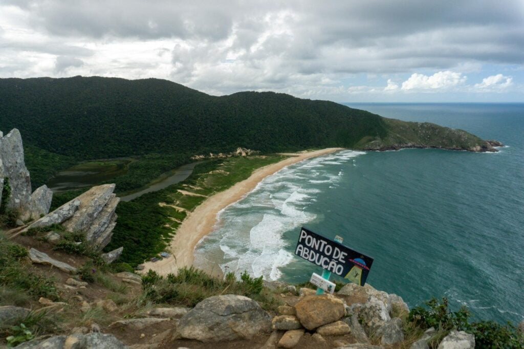 Praias de Florianópolis: o guia completo da ilha da magia 5 Morro da Coroa Lagoinha do Leste