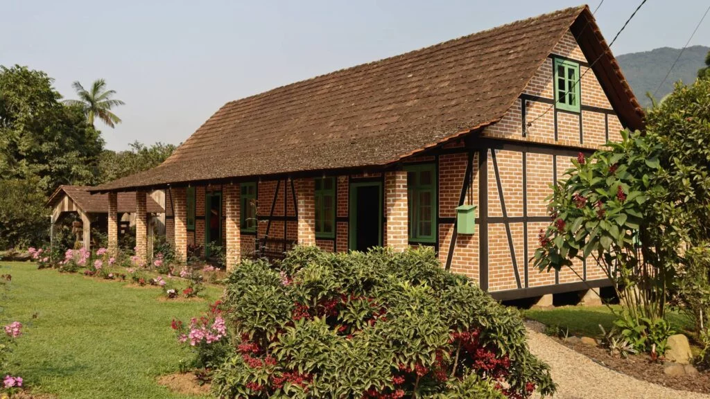 Casa Siewert em Pomerode: Viagem no Tempo e Cultura Enxaimel 3 casa siewert • Rota dos Viajantes