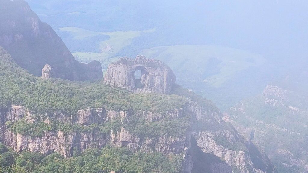 morro da igreja • Rota dos Viajantes