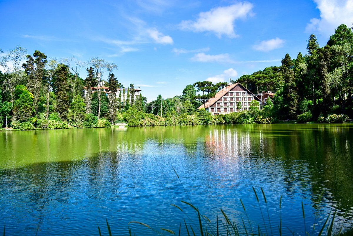 lago negro gramado • Rota dos Viajantes