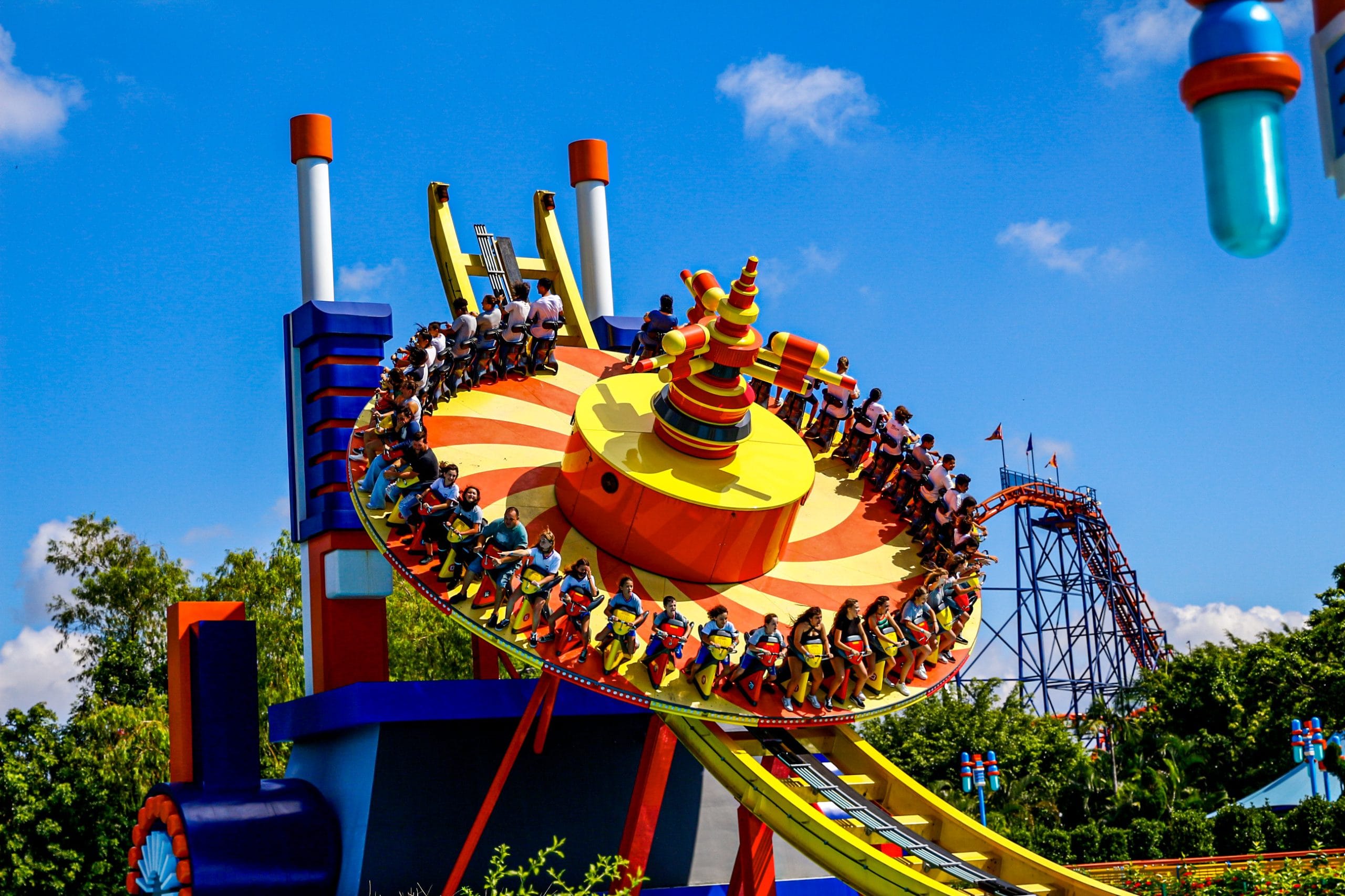 Spin-Blast-Beto-Carrero-World