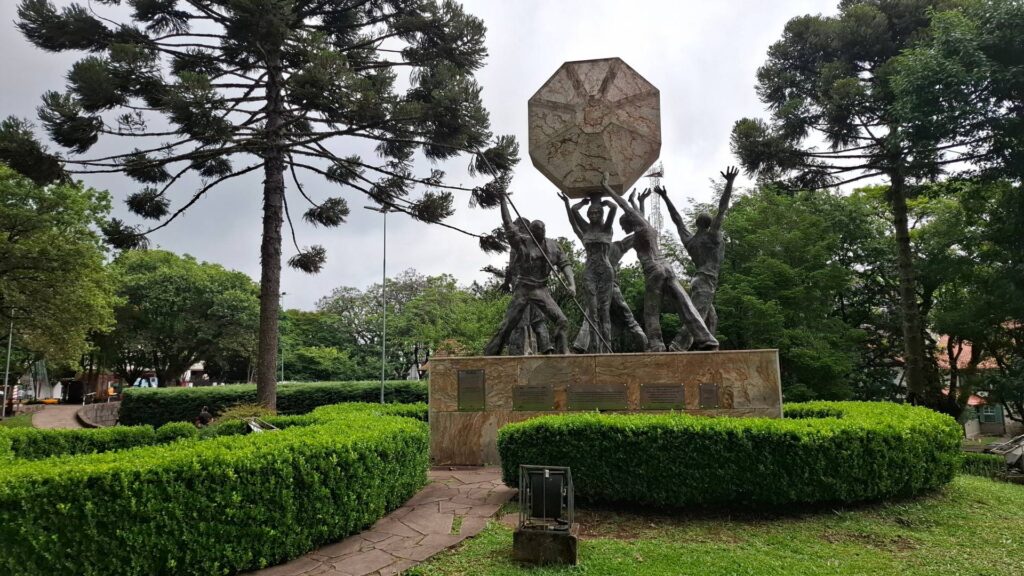 O que fazer em Nova Petrópolis? Principais atrações 1 praca das flores nova petropolis • Rota dos Viajantes