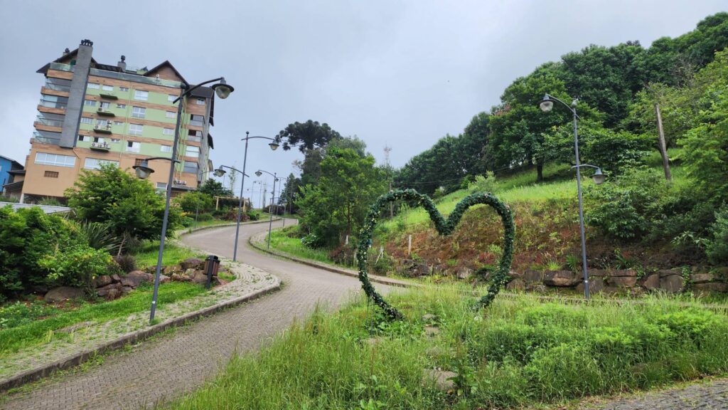 O que fazer em Nova Petrópolis? Principais atrações 4 rua torta nova petropolis • Rota dos Viajantes