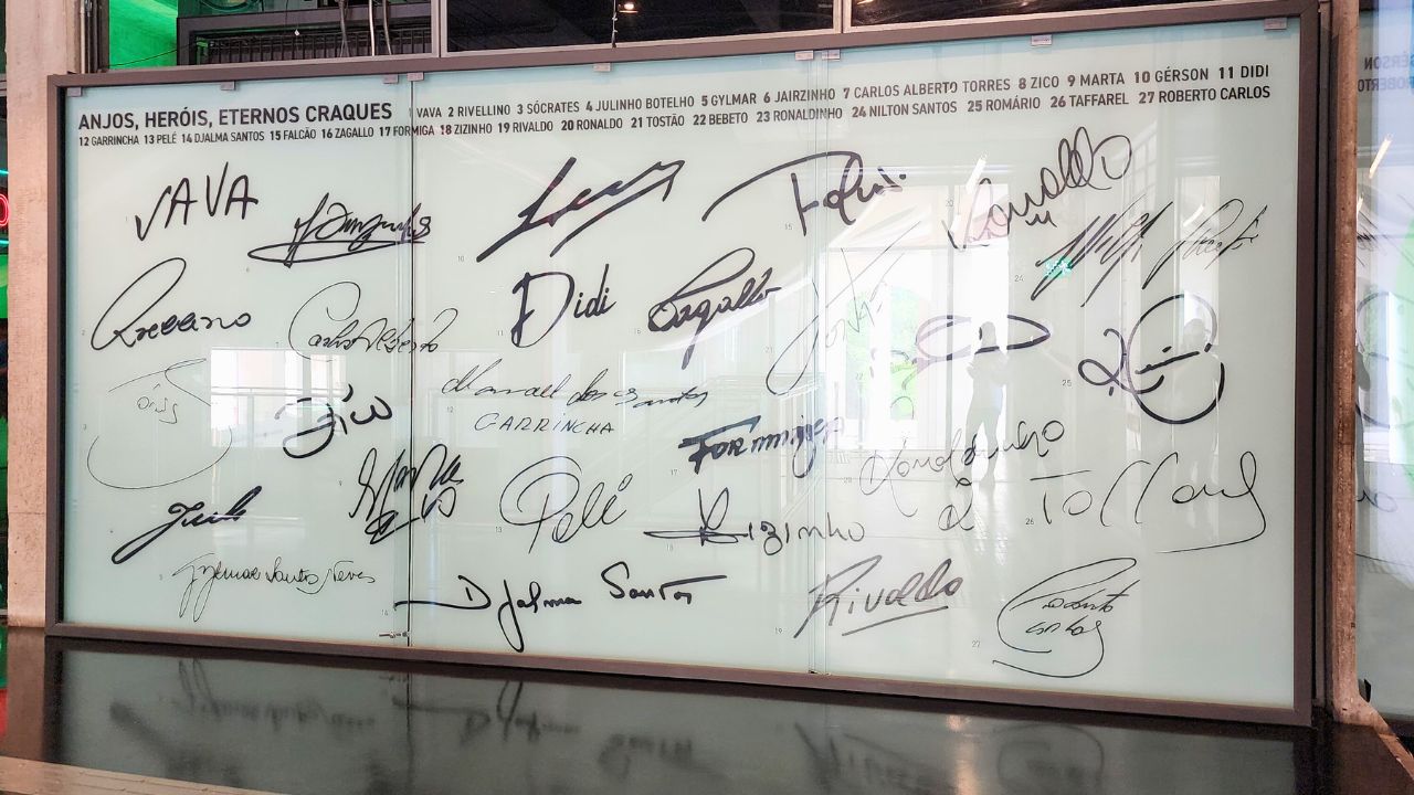 Museu do Futebol em São Paulo: um passeio no Pacaembu 5 assinatura no museu do futebol em são paulo