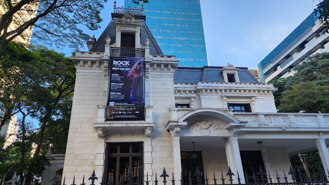 Tour pela Avenida Paulista: roteiro histórico, cultural e imperdível 1 casarão casa das Rosas avenida paulista