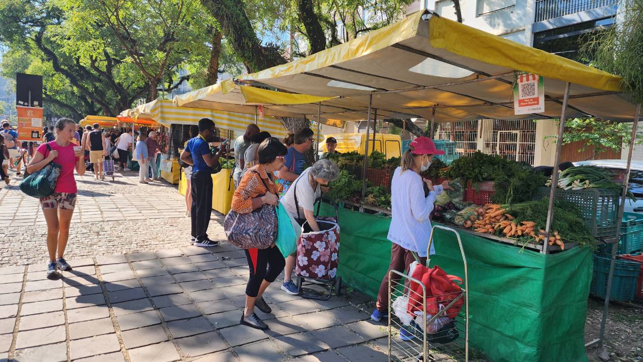 Porto Alegre: O que Fazer, Onde Comer e Quantos dias Ficar? 6 Feira de Rua no Parque Redenção em Porto Alegre