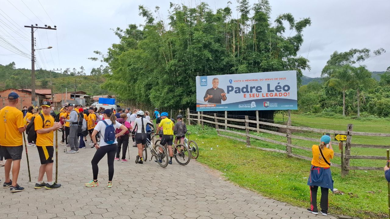 8 Dias no Caminho do Louvor: Peregrinação em Nova Trento 1 ramal padre leo caminho do louvor • Rota dos Viajantes