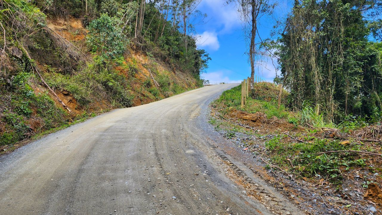 8 Dias no Caminho do Louvor: Peregrinação em Nova Trento 13 subida caminho do louvor • Rota dos Viajantes