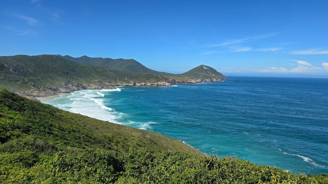 Arraial do Cabo: Guia Completo de Praias, Trilhas e Hospedagem 1 praia arraial do cabo • Rota dos Viajantes