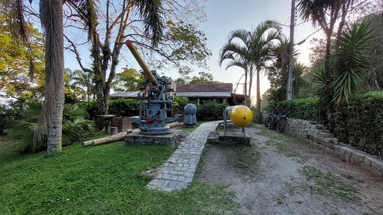 Mirante Eco 360º em Bombinhas - SC 7 armas guerra • Rota dos Viajantes