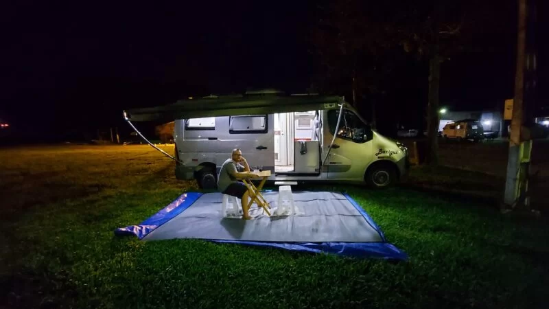 Quanto Custa Viajar de Motorhome Alugado por 7 Dias 5 camping motorhome 800x450 1 • Rota dos Viajantes