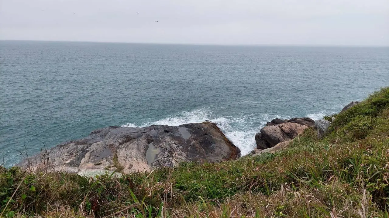Trilha de Quatro Ilhas até a Praia do Retiro dos Padres 4 dedo de deus • Rota dos Viajantes