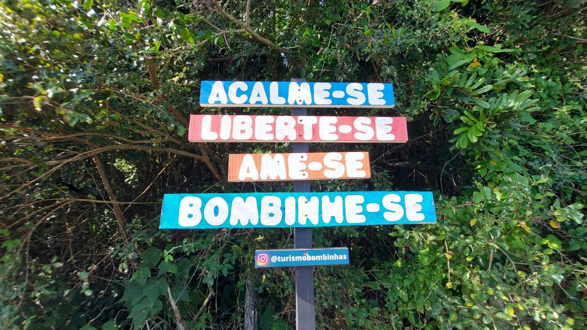 placa scaled 1 &bull; Rota dos Viajantes