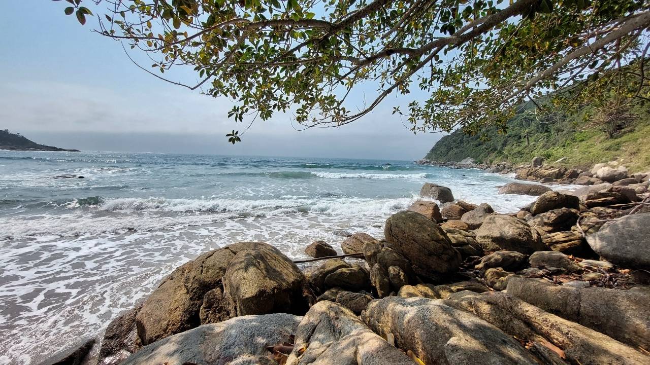 Trilha de Quatro Ilhas até a Praia do Retiro dos Padres 9 retiro dos padres • Rota dos Viajantes