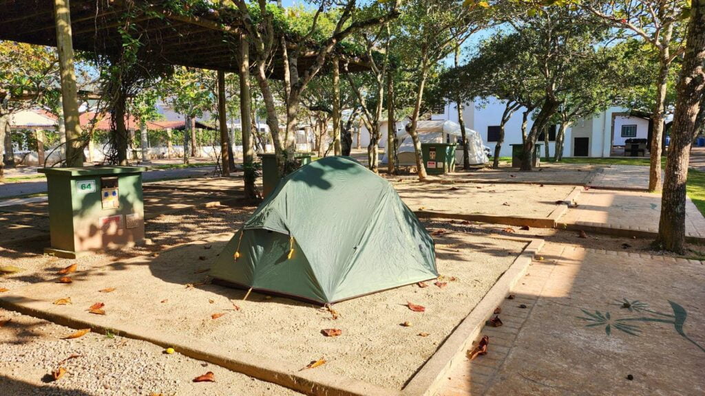 Parador Tropical: Camping Estruturado na Praia de Mariscal em Bombinhas 2 Parador Tropical em Bombinhas - Barraca