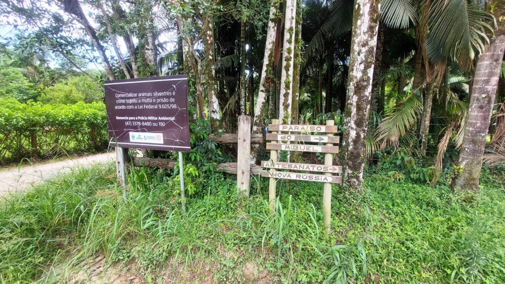 placas sinalizacao &bull; Rota dos Viajantes