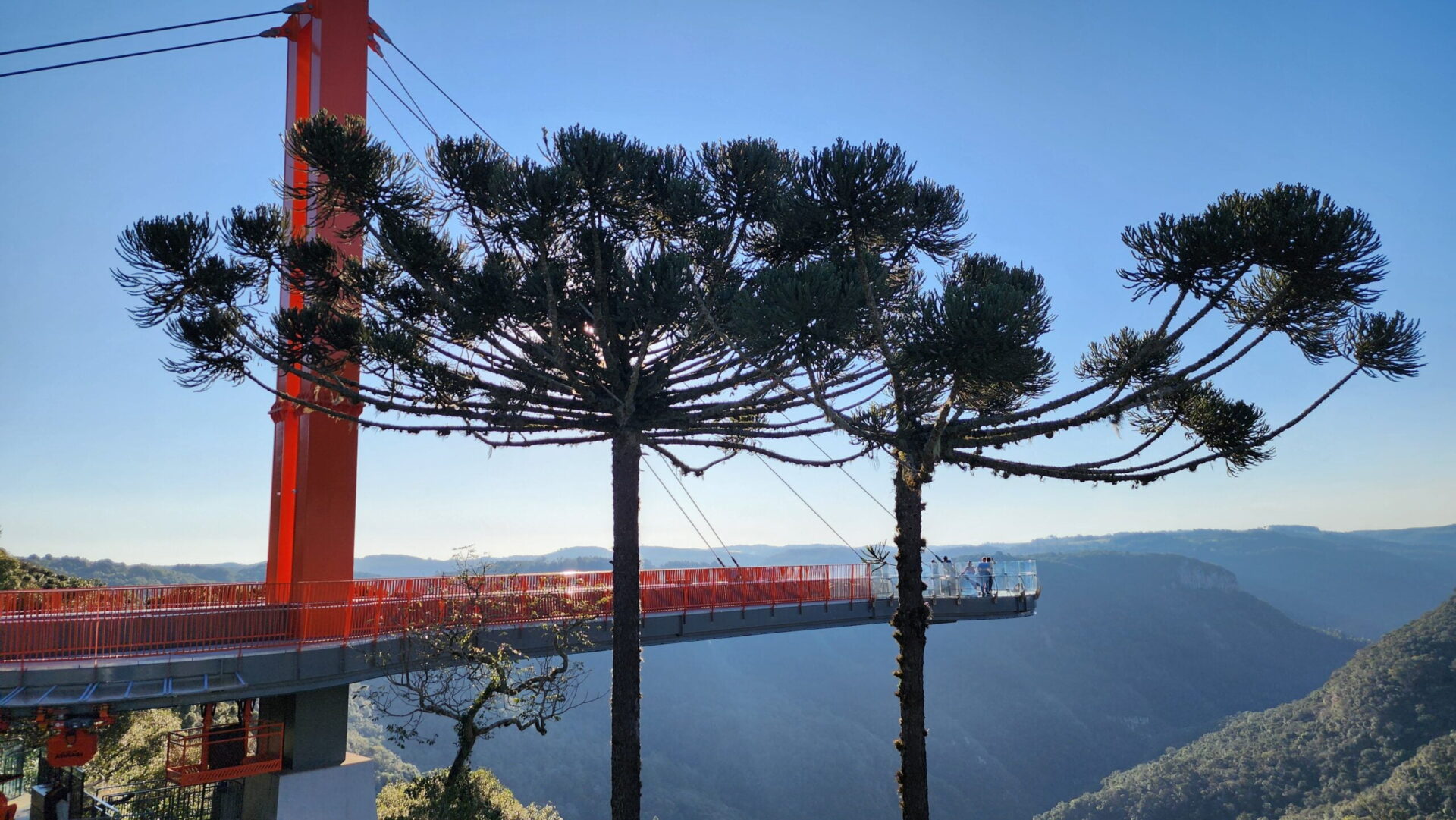 Planeje seu Roteiro de Viagem com Guias Completos 34 Skyglass canela scaled