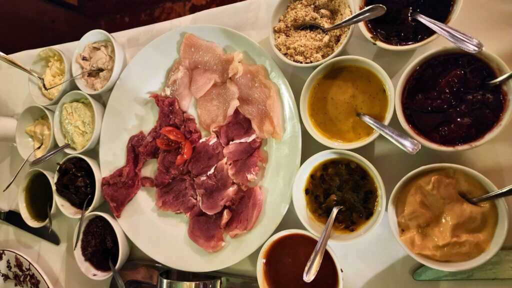 carnes molhos &bull; Rota dos Viajantes