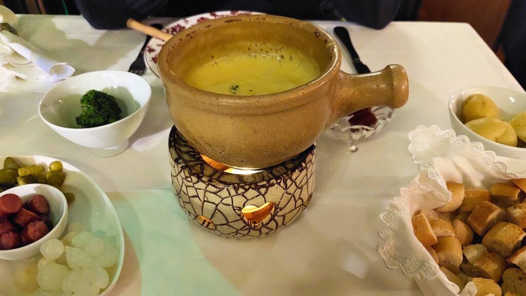 fondue queijo &bull; Rota dos Viajantes