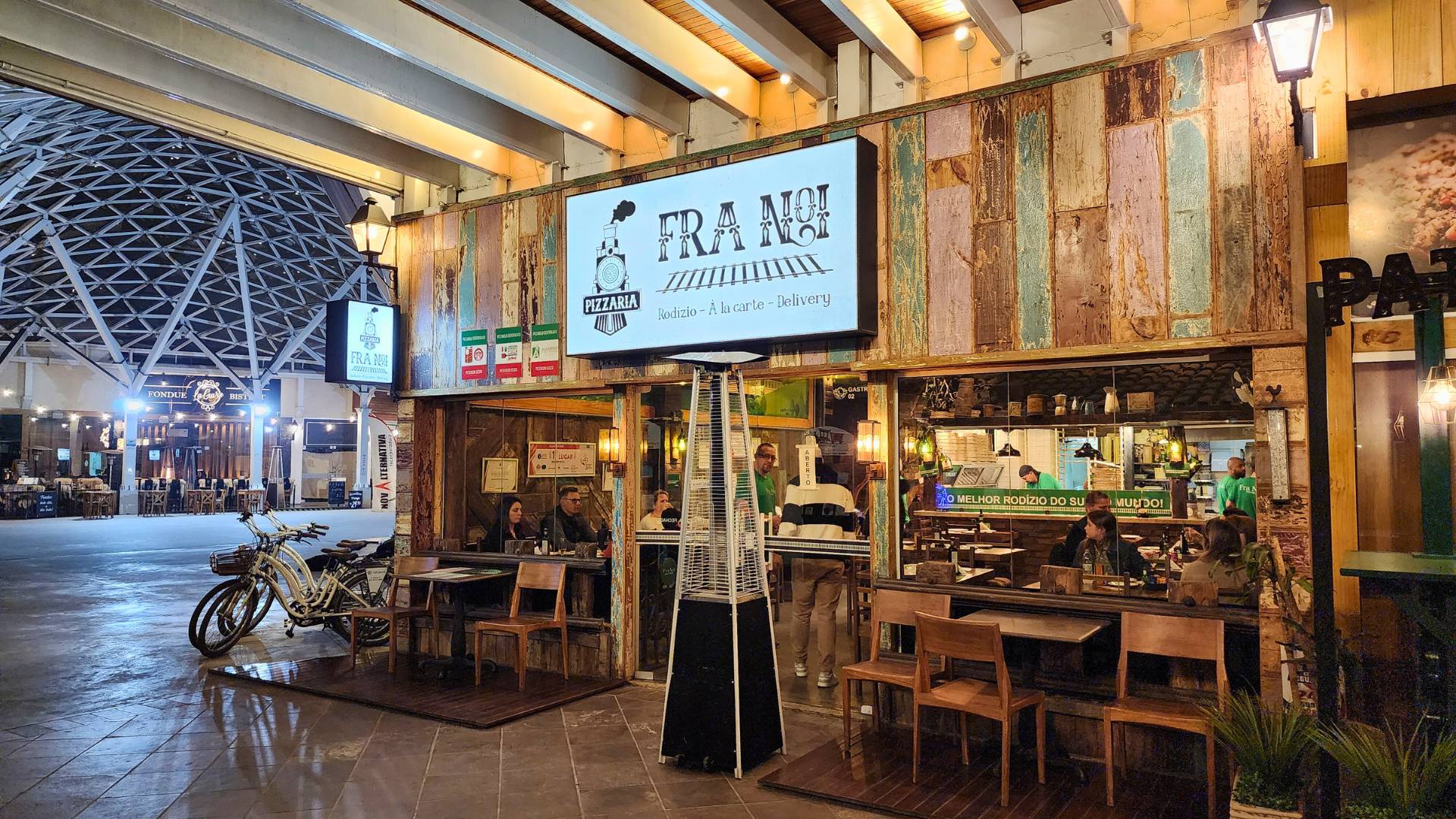 Fra Noi Pizzaria: Rodízio de Pizza Delicioso em Canela Fra Noi Pizzaria: Rodízio de Pizza Delicioso em Canela