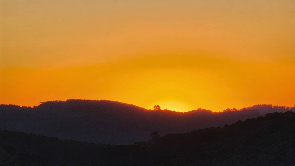 por do sol sky glass &bull; Rota dos Viajantes