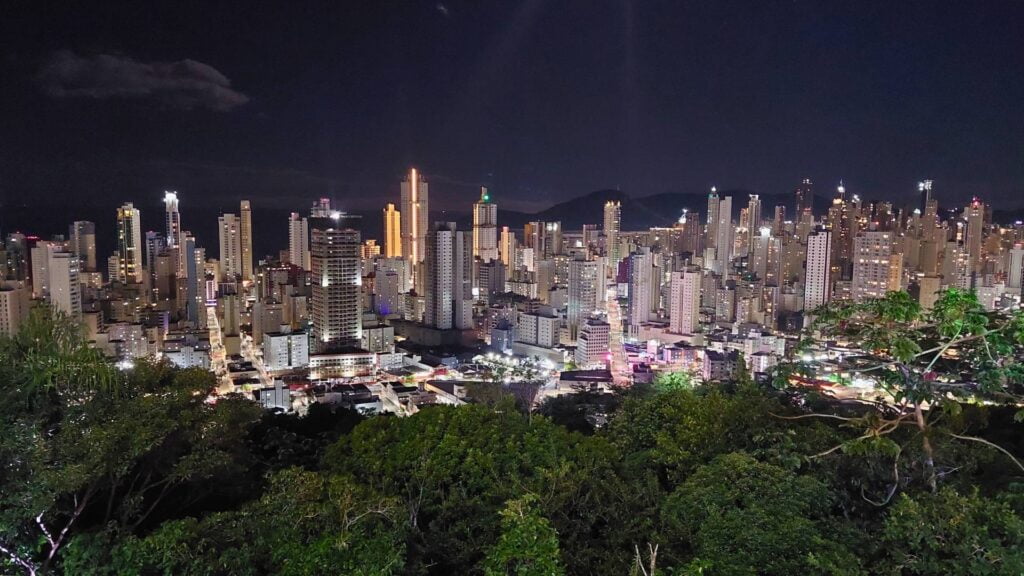 vista de cima bc &bull; Rota dos Viajantes