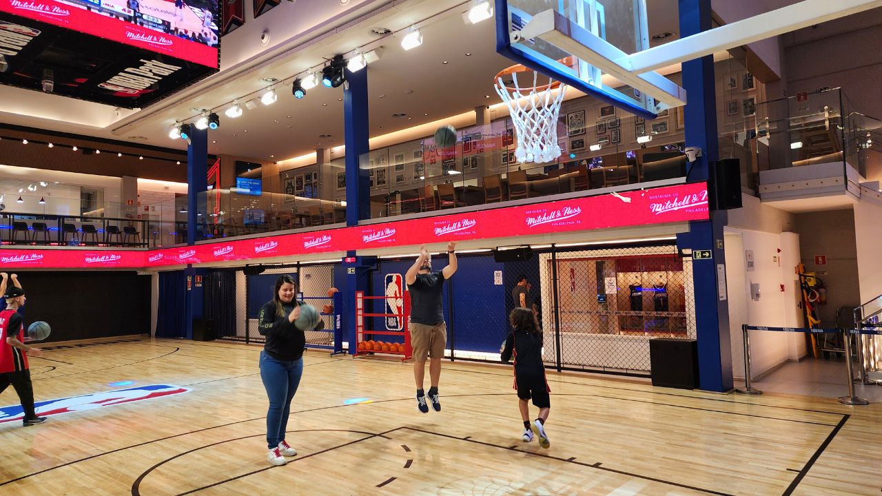 NBA Park: Atração para Fãs de Basquete em Gramado 2 Quadra Principal com Atividades no NBA Park