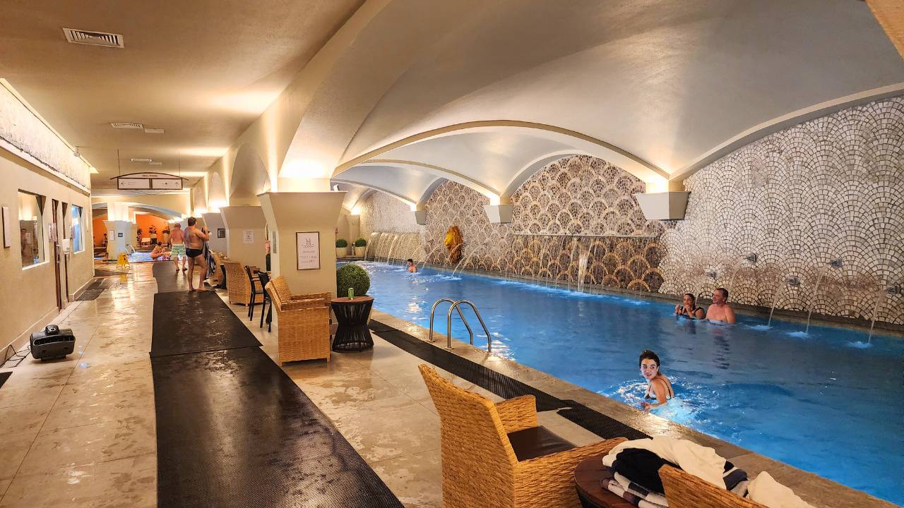 Hospedagem no Hotel Buona Vitta Gramado: Detalhes e Impressões 5 Piscina Aquecida Buona Vitta Gramado