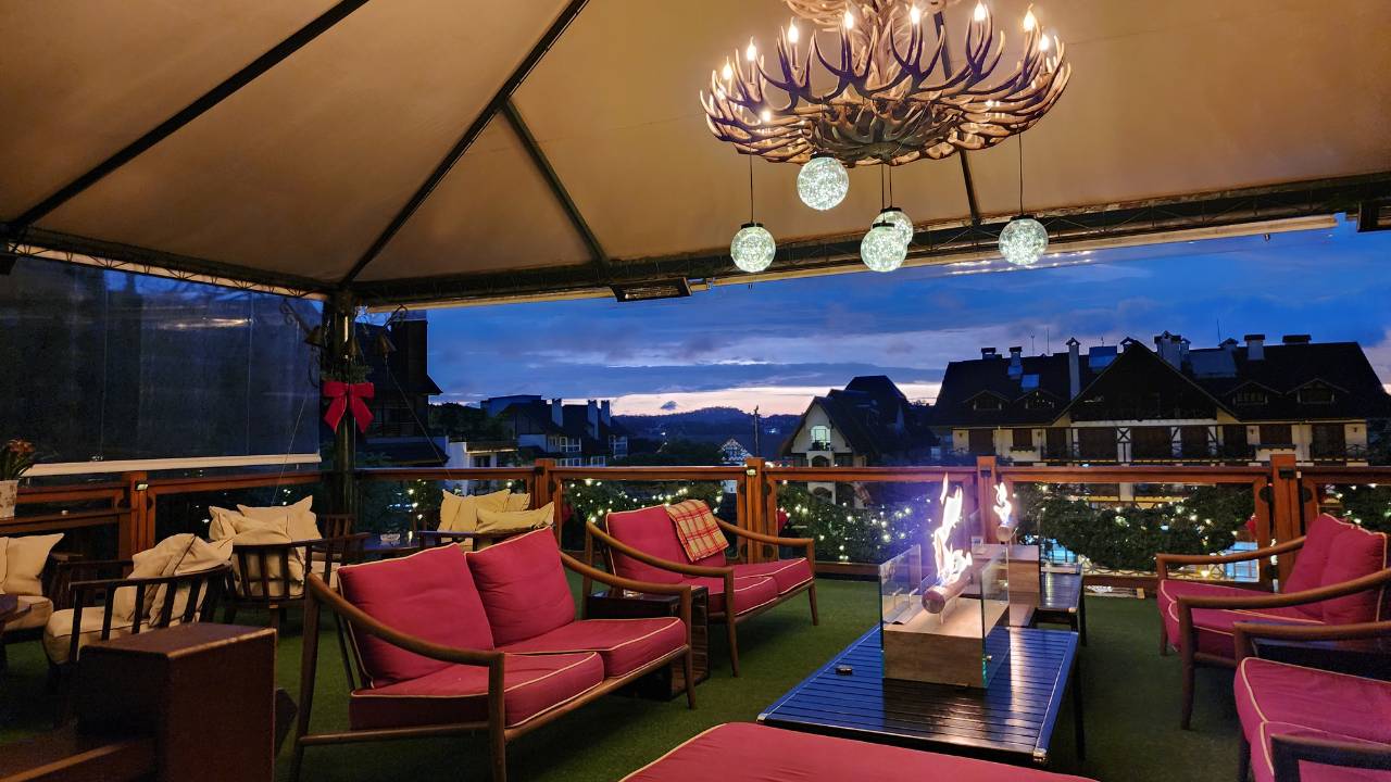 Onde Comer em Gramado: Descubra o Novo Restaurante Giostra 5 varanda casa da montanha • Rota dos Viajantes