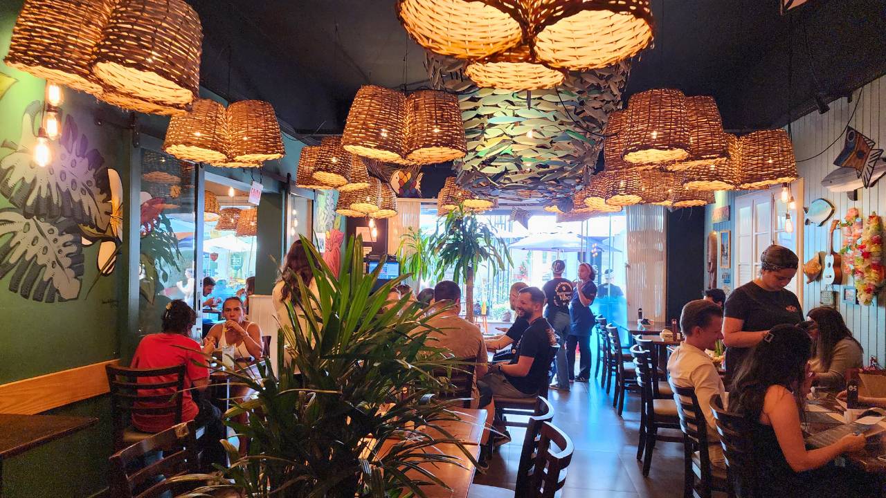 Aikau Poke: Sabores Havaianos em Blumenau 1 ambiente aikau poke blumenau • Rota dos Viajantes