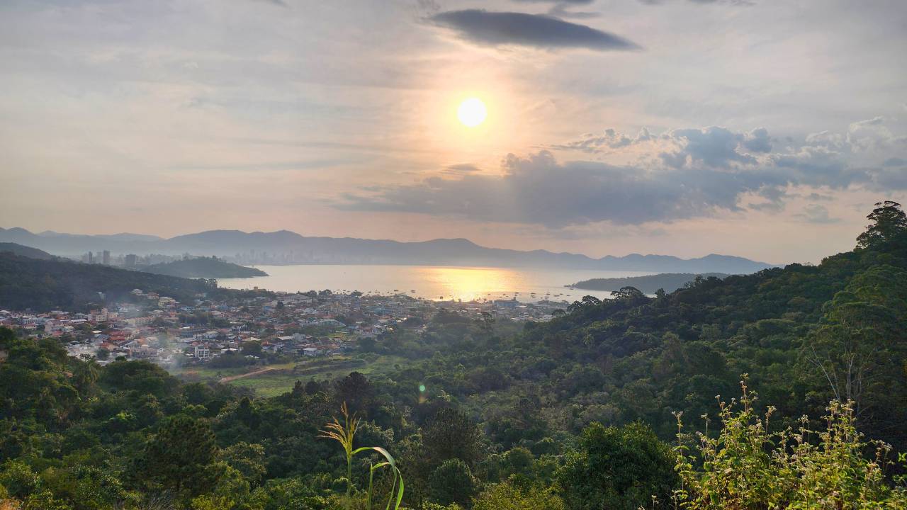 Guia de Verão: As 7 Melhores Praias de Bombinhas 6 por do sol bombinhas • Rota dos Viajantes
