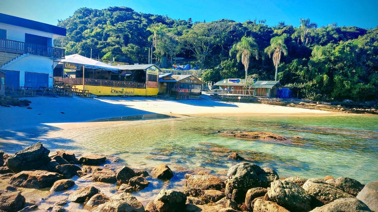 Guia de Verão: As 7 Melhores Praias de Bombinhas Guia de Verão: As 7 Melhores Praias de Bombinhas