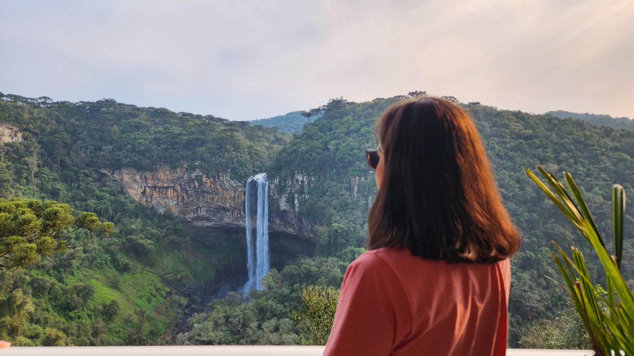 Planeje seu Roteiro de Viagem com Guias Completos 61 Seguro Viagem para Mulheres: Viaje com Segurança