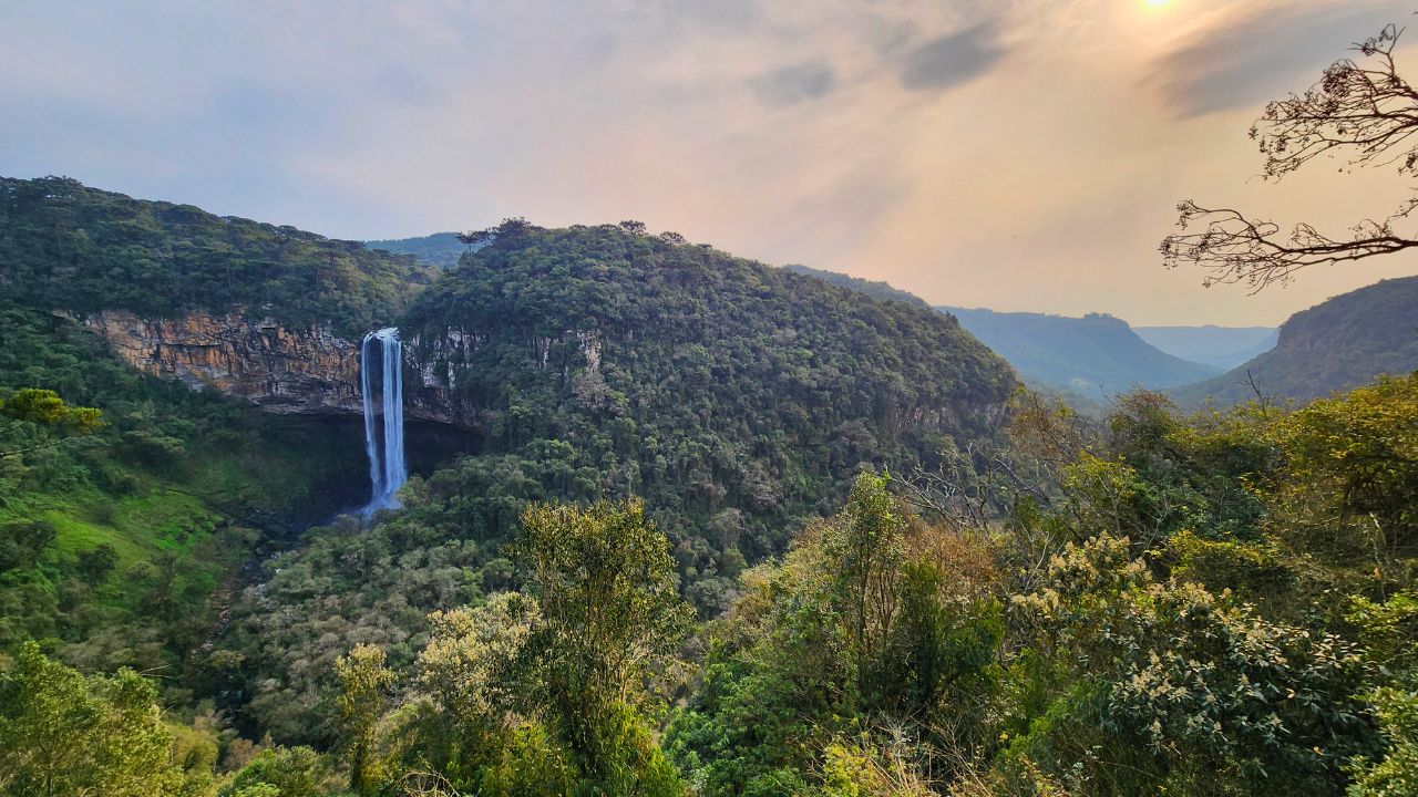 Como é a experiência no Bondinhos Aéreos de Canela 1 Cascata Caracol