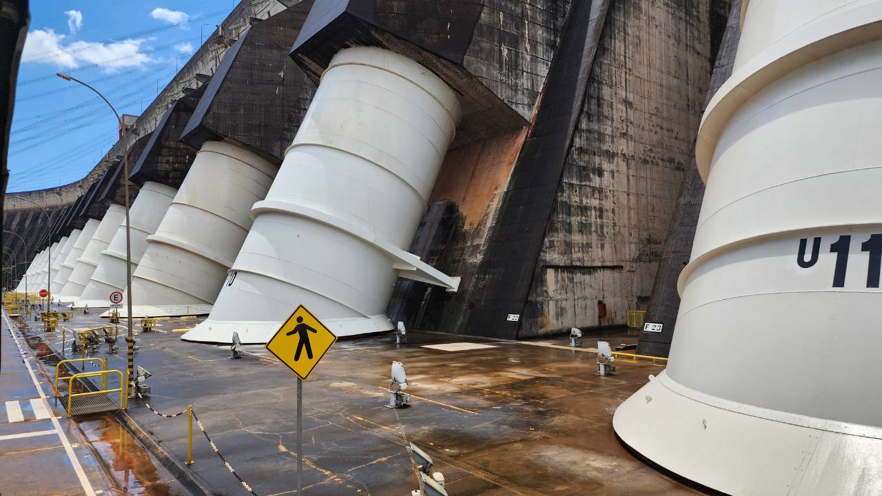 Itaipu binacional turbinas usina &bull; Rota dos Viajantes