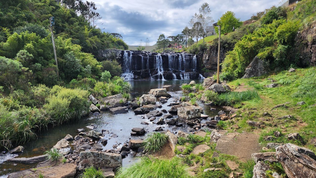 13 Melhores Cachoeiras de Santa Catarina para Visitar 10 cascata da barrinha bjs • Rota dos Viajantes