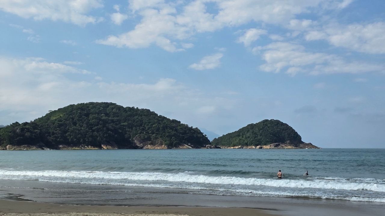 Praia do Caixa dAco trindade paraty &bull; Rota dos Viajantes