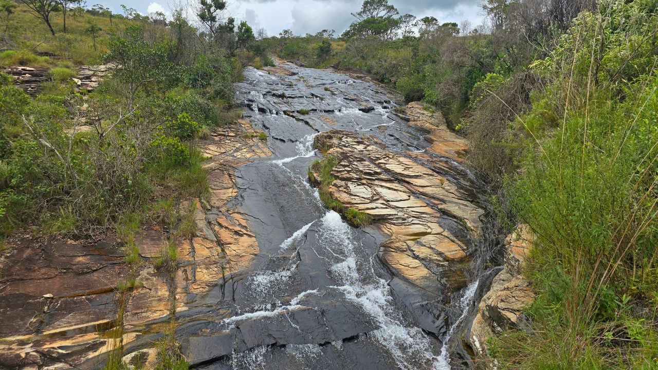 O que fazer em Carrancas em um bate-volta 1 queda cachoeira carrancas • Rota dos Viajantes