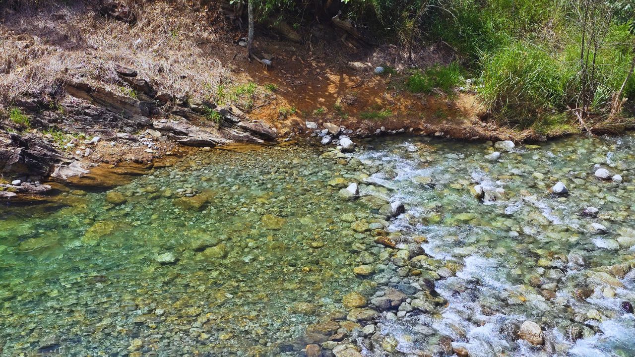 O que fazer em Lavrinhas SP: terra das águas cristalinas 6 cachoeira da pedreira • Rota dos Viajantes