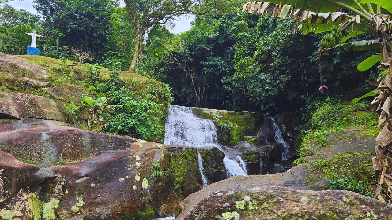 O que fazer em Mangaratiba: roteiro de 1 dia 2 cachoeira mangaratiba • Rota dos Viajantes