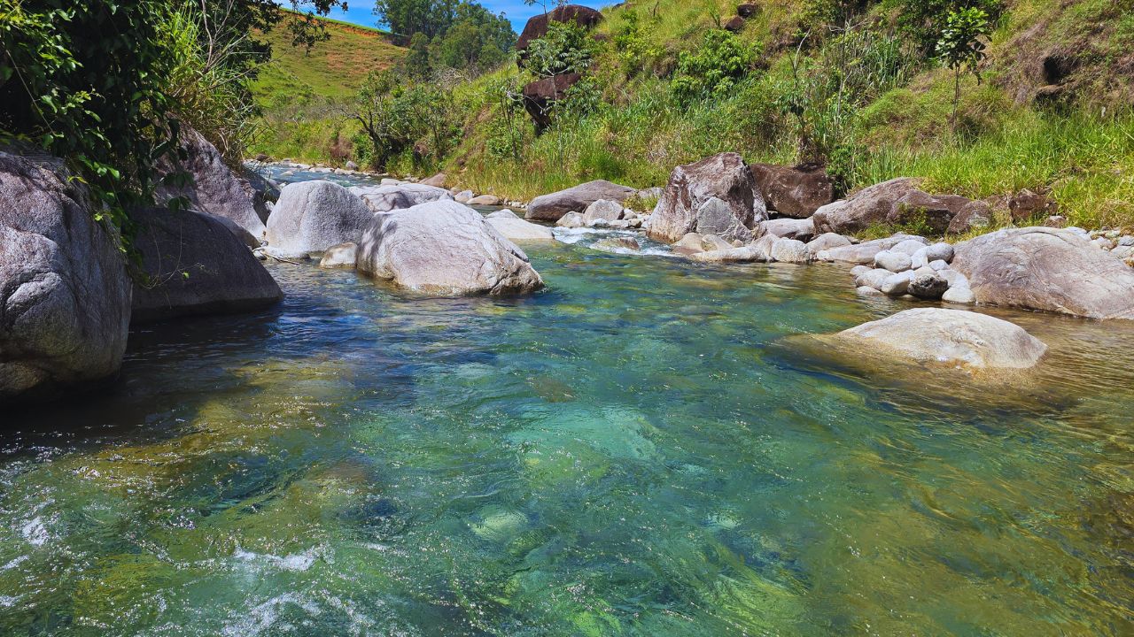 O que fazer em Lavrinhas SP: terra das águas cristalinas 1 poco cachoeira lavrinhas • Rota dos Viajantes
