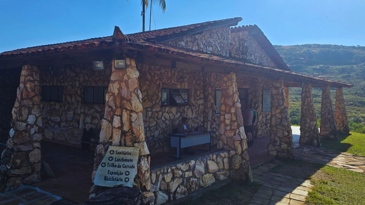 Cachoeira do Fundão: guia completo na Serra da Canastra 2 centro de visitantes parque serra da canastra • Rota dos Viajantes