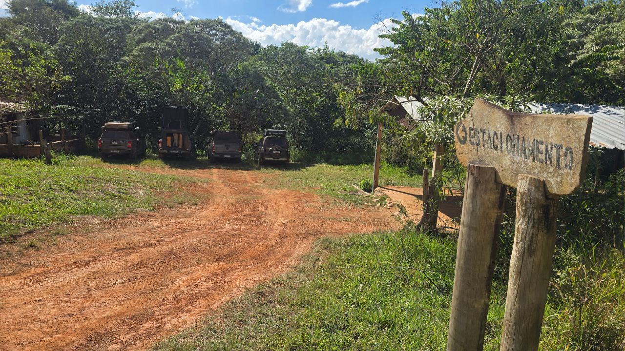 Cachoeira do Fundão: guia completo na Serra da Canastra 3 estacionamento cachoeira do fundao serra da canastra • Rota dos Viajantes
